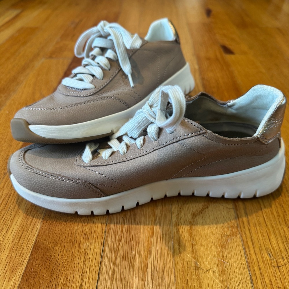 Vionic Uptown Sneaker Desert Sand Metallic Leather Walking Shoes J7704L6 Size 6